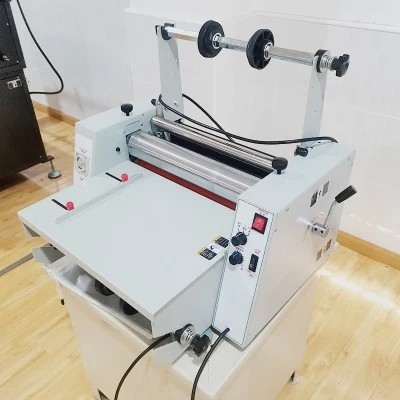 دستگاه برش 900 میلی متری OPP 5 متر / حداقل لمینیت فیلم غیر بافته